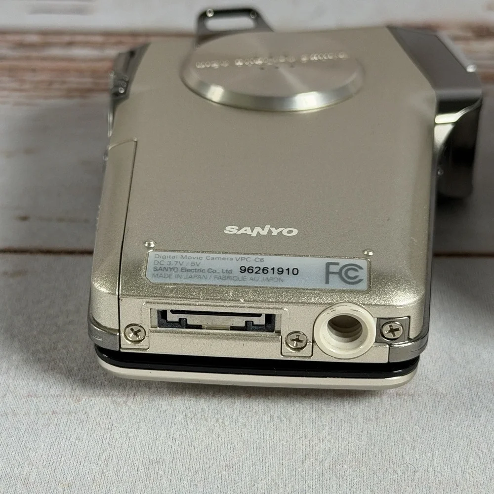 Sanyo Xacti DMX-C6 Digital Camcorder Champagne Gold Tested Bundle Japan